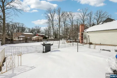 44 Forsythia Lane Paramus NJ 07652