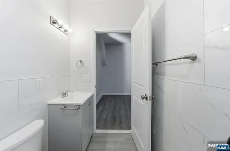 15 Highland Avenue East Orange NJ 07018
