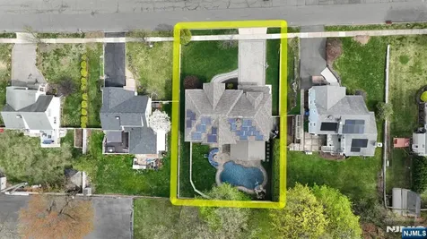 106 Arnot Place Paramus NJ 07652