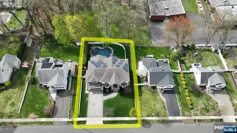 106 Arnot Place Paramus NJ 07652