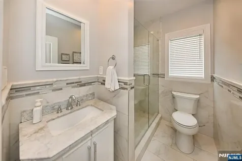 106 Arnot Place Paramus NJ 07652