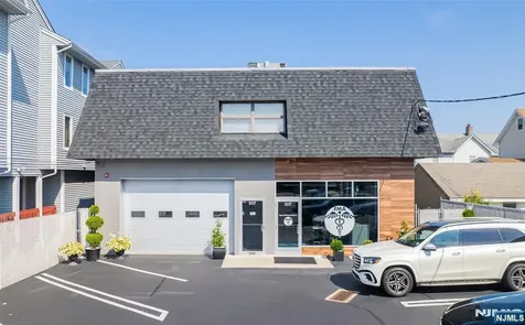 107 Stuyvesant Avenue Lyndhurst NJ 07071
