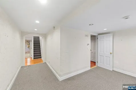 3 Lambs Lane Cresskill NJ 07626