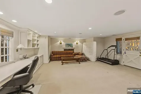 3 Lambs Lane Cresskill NJ 07626