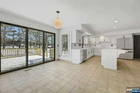 14 Washington Lane Mahwah NJ 07430