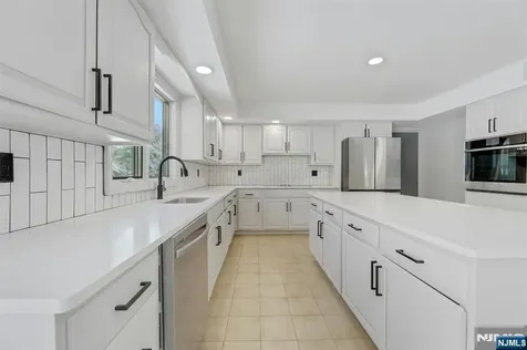 14 Washington Lane Mahwah NJ 07430