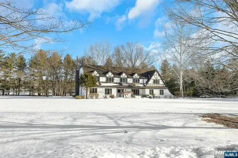 14 Washington Lane Mahwah NJ 07430