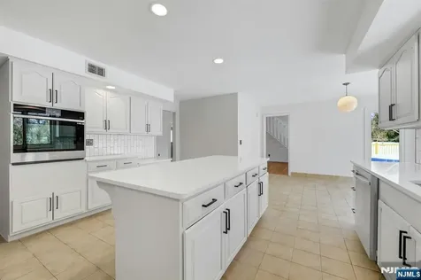 14 Washington Lane Mahwah NJ 07430
