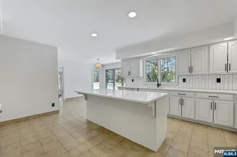 14 Washington Lane Mahwah NJ 07430