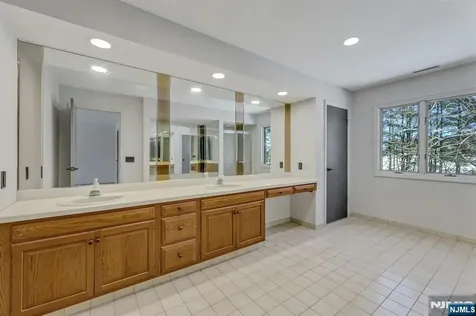 14 Washington Lane Mahwah NJ 07430