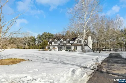 14 Washington Lane Mahwah NJ 07430