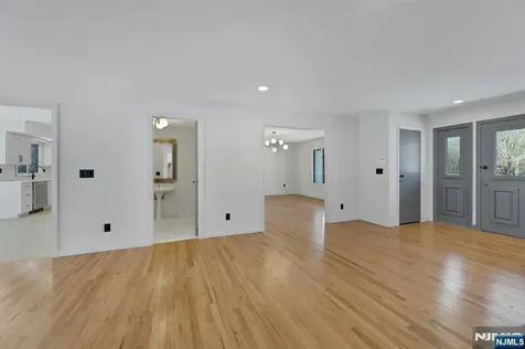 14 Washington Lane Mahwah NJ 07430