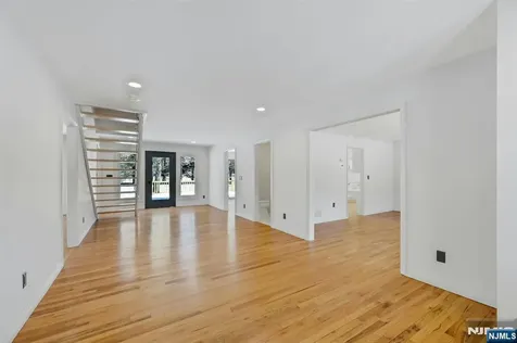 14 Washington Lane Mahwah NJ 07430