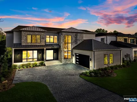 577 Floyd Street Englewood Cliffs NJ 07632