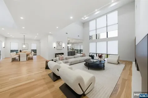 577 Floyd Street Englewood Cliffs NJ 07632