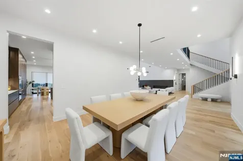 577 Floyd Street Englewood Cliffs NJ 07632