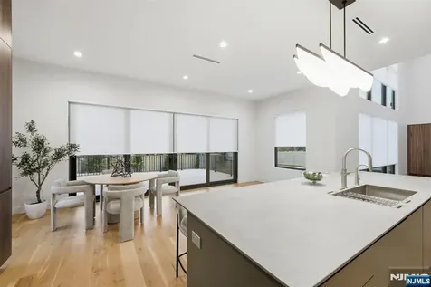 577 Floyd Street Englewood Cliffs NJ 07632