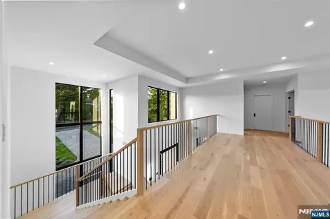 577 Floyd Street Englewood Cliffs NJ 07632