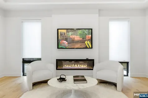 577 Floyd Street Englewood Cliffs NJ 07632