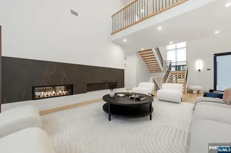 577 Floyd Street Englewood Cliffs NJ 07632