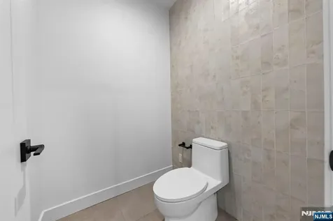 577 Floyd Street Englewood Cliffs NJ 07632