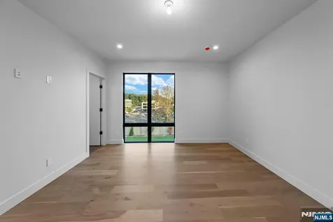577 Floyd Street Englewood Cliffs NJ 07632