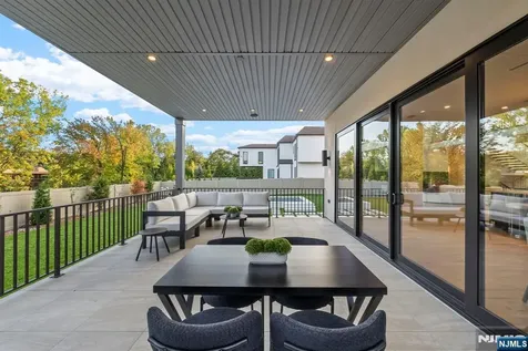 577 Floyd Street Englewood Cliffs NJ 07632
