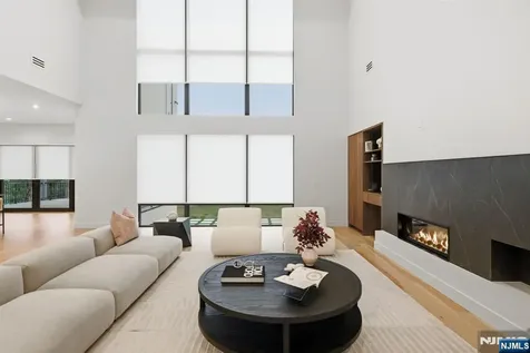 577 Floyd Street Englewood Cliffs NJ 07632