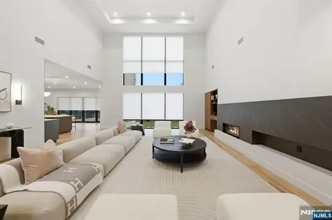 577 Floyd Street Englewood Cliffs NJ 07632