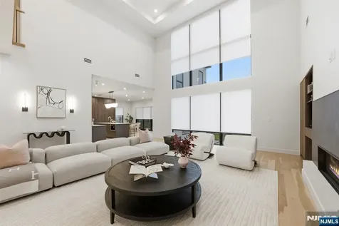577 Floyd Street Englewood Cliffs NJ 07632