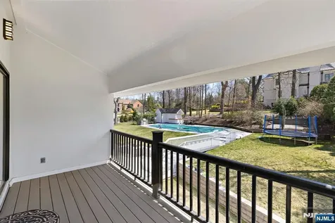 1 Hemlock Drive Cresskill NJ 07626