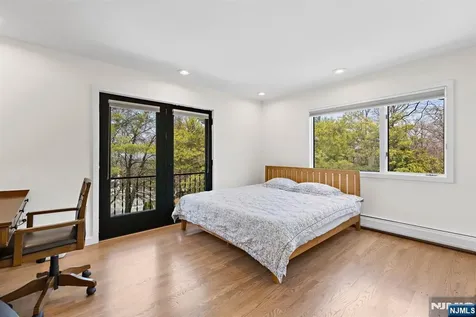 1 Hemlock Drive Cresskill NJ 07626