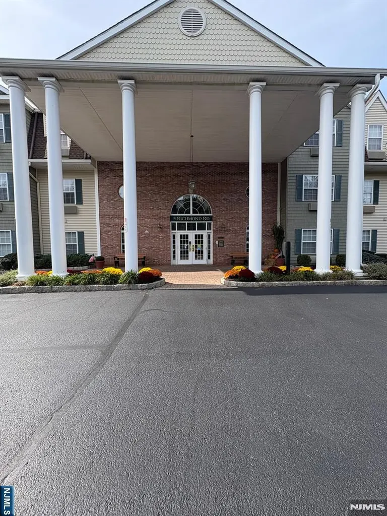 5415 Richmond Road West Milford NJ 07480