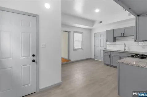 183 6th Street Newark NJ 07107