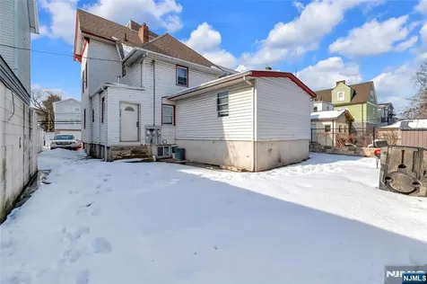183 6th Street Newark NJ 07107