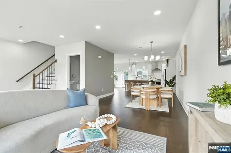 194 Canterbury Avenue North Arlington NJ 07031