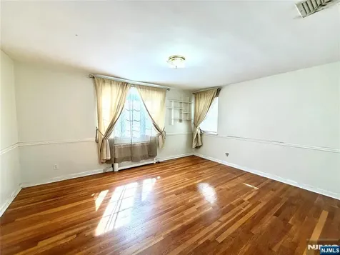 37-27 Hale Place Fair Lawn NJ 07410