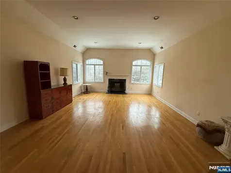 6 Trout Brook Court Chester Township NJ 07930