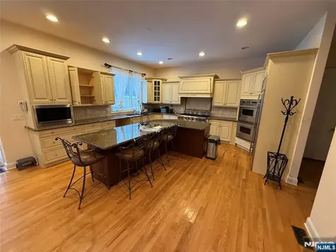 6 Trout Brook Court Chester Township NJ 07930