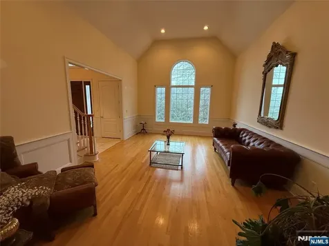 6 Trout Brook Court Chester Township NJ 07930