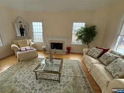 6 Trout Brook Court Chester Township NJ 07930