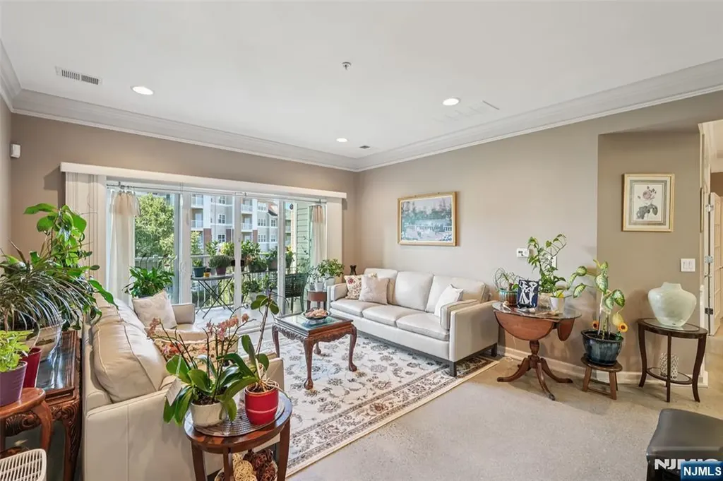2217 Warrens Way Wanaque NJ 07465