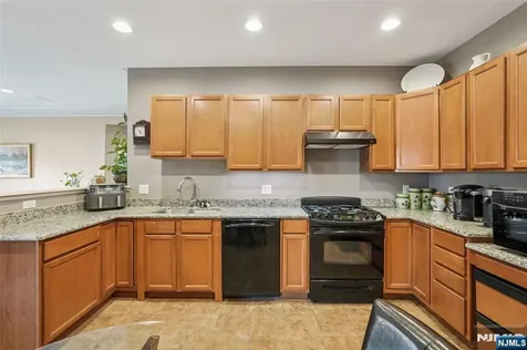 2217 Warrens Way Wanaque NJ 07465