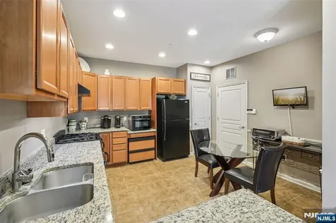 2217 Warrens Way Wanaque NJ 07465