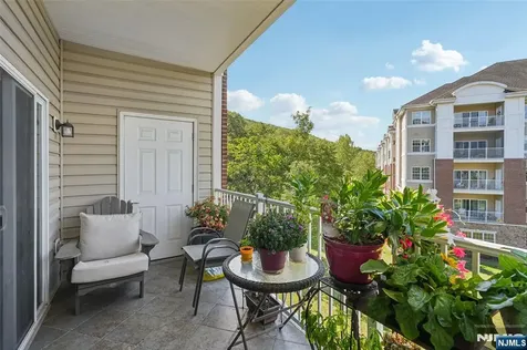 2217 Warrens Way Wanaque NJ 07465
