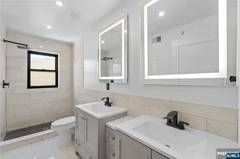481 15th Avenue Newark NJ 07103