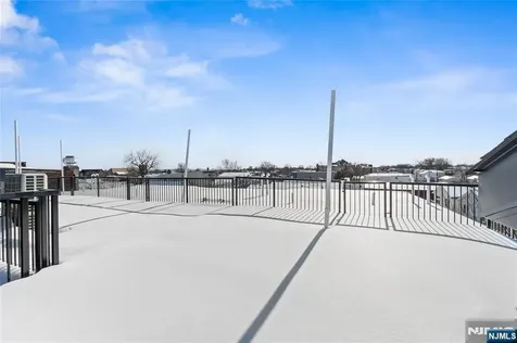 481 15th Avenue Newark NJ 07103