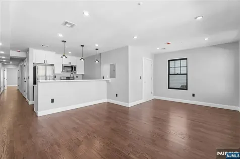 481 15th Avenue Newark NJ 07103