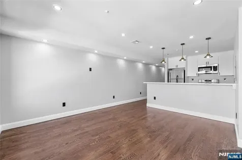 481 15th Avenue Newark NJ 07103