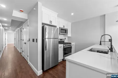 481 15th Avenue Newark NJ 07103